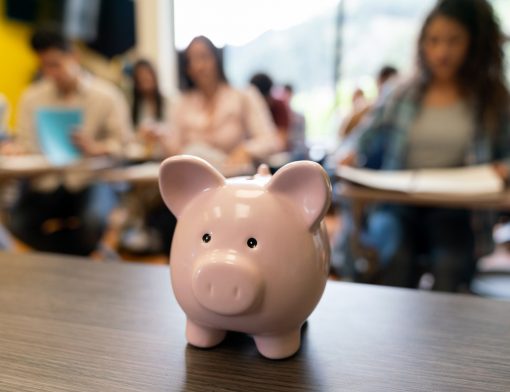 como juntar dinheiro para faculdade